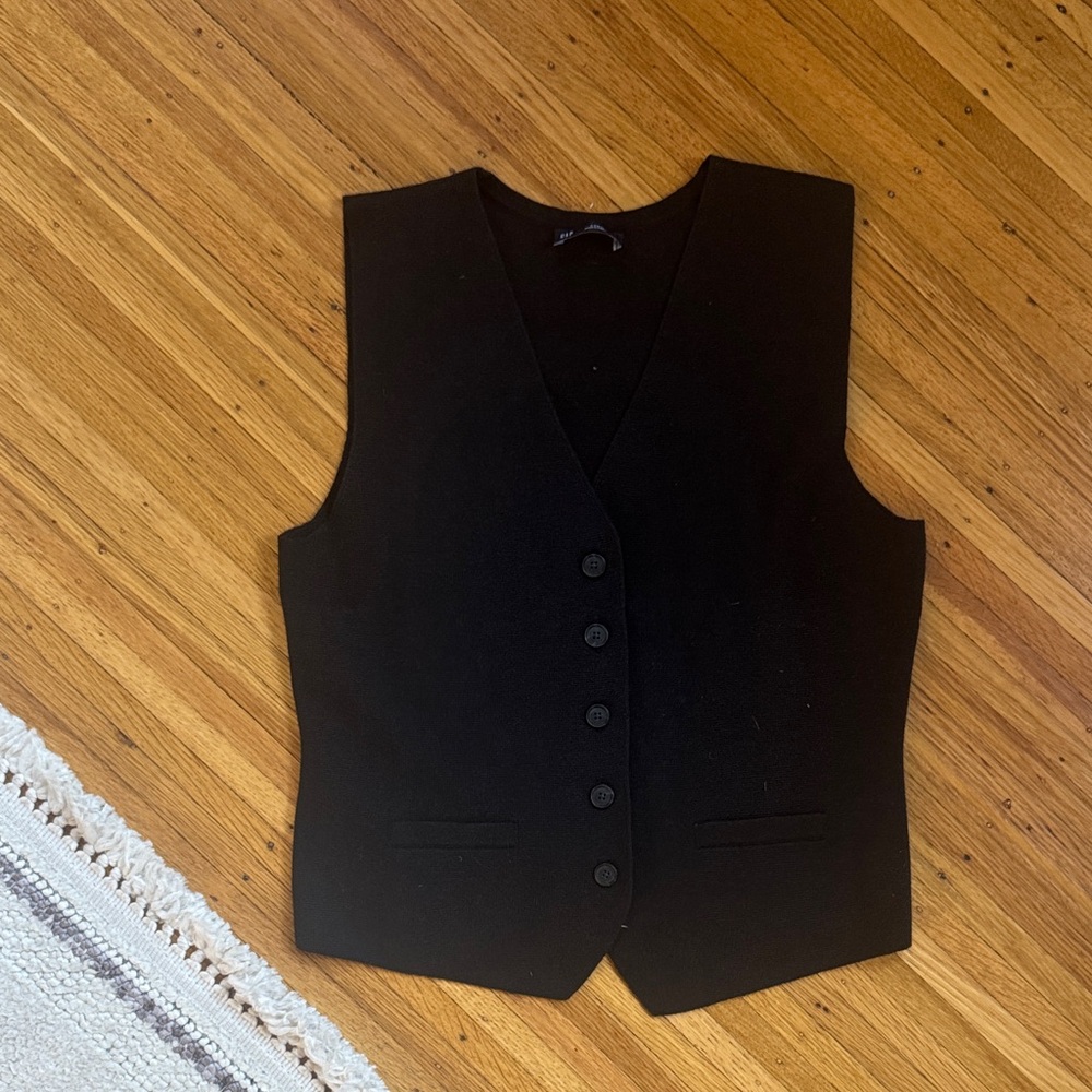 GAP Classic Black Knit Vest